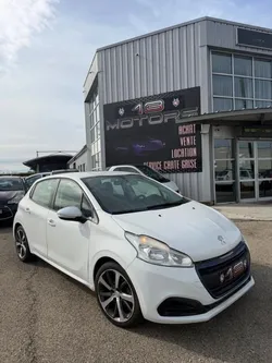 Peugeot 208 phase 2 1.2 VTI 68 CV LIKE A PETIT PRIX