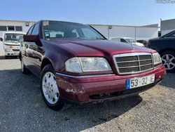Mercedes-Benz 200 200d