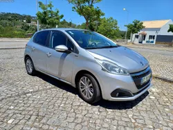 Peugeot 208 Signature 1.2 Gasolina