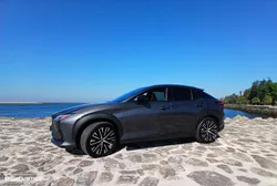 Lexus RZ 300e Premium