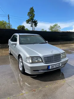 Mercedes-Benz C 250 2.5 Turbo Diesel - 150HP - Garantia de 18 Meses