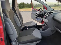 Peugeot 107 09
