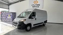 20 990 ht / Peugeot Boxer L2H2 hdi 130 premium / hayon Dhollandia