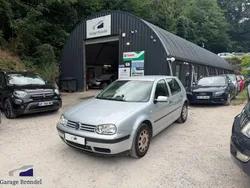 Volkswagen Golf IV 1.6i 105cv 1ére Main