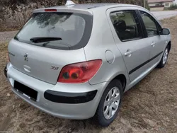 Peugeot 307 1.4i c/ A/C - 5 Portas - Nacional - Distribuição Mudada