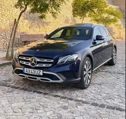 Mercedes-Benz 220