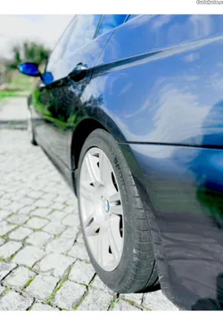 BMW 318 E90