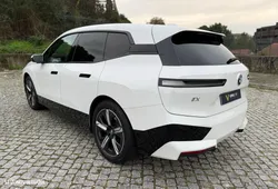 BMW iX xDrive 40 Pack Desportivo