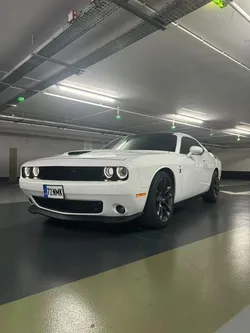 Dodge Challenger V8 6.4L SCATPACK