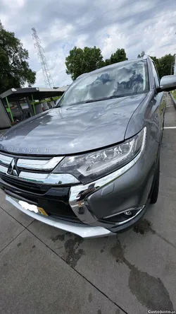 Mitsubishi Outlander Mitsubishi Outlander 2.2 DI-D 7 Lugares (Nacional)