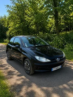 Peugeot 206 – 1.1 Essence 60 ch – 2002 – 132 000 km d'origine climatisation