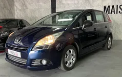 Peugeot 5008 1.6 HDI PREMIUM
