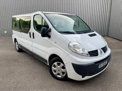 RENAULT TRAFIC II Phase 2 2.0 dCi LONG / l2 h1 / CLIM / 9 places / CT VIERGE / ENTRETIEN COMPLET