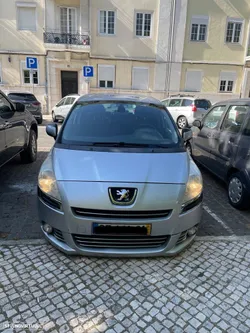 Peugeot 5008 1.6 HDi Executive CMP6