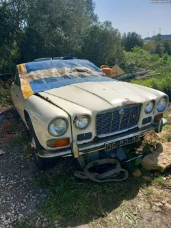 Jaguar XJ6 fechado