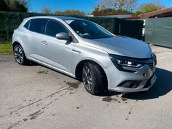 RENAULT MEGANE IV accidenté