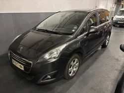 PEUGEOT 5008 Allure Phase 2 1.6 BlueHDi 120 cv 7 places Kit distribution neuve kit embrayage neuve double des clefs aucun frais a prévoir