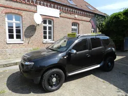 Duster 4x4 PRESTIGE ESSENCE 105 CV - 1.6 L / 16V MOTEUR TRES FIABLE - EQUIPE PNEUS BLACK STAR ALL TERRAIN NEUFS