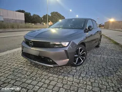 Opel Astra 1.2 T Elegance
