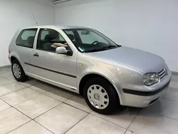 VOLKSWAGEN GOLF 1.4 75 CV Vous ne lisez pas l'annonce entièrement on ne répond pas aux questions MERCI
