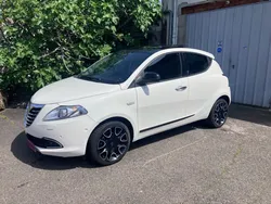 🚗 Lancia ypsilon 1,2 69 ch ttes options très bon état