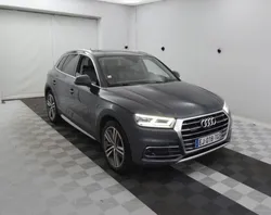 Audi quattro Q5 2.0 TDI190 DESIGN BA