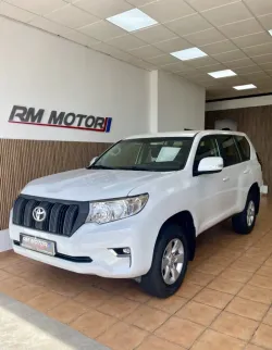 Toyota Land Cruiser D-4D GX