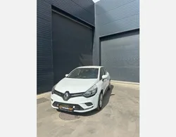 Renault clio iii essence blanche 75 ch
