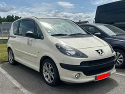 PEUGEOT 1007 1.6i