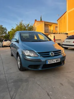 VOLKSWAGEN Golf 1.4 Conceptline