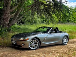 BMW Z4 Roadster 3.0i 231cv BVM6 - sièges chauffants - Bluetooth - Toit révisé - Garantie 12 Mois