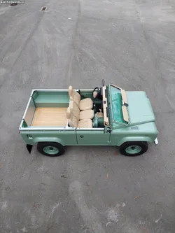 Land Rover Defender 90 soft top