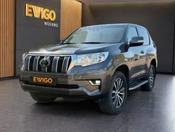 Toyota land cruiser 2.8 d4d 177 ch légende 4x4 bva deux places / caméra de recul + attelage