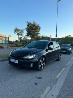 Volkswagen Golf GTI 2.0 TSI DSG