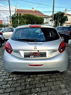 Peugeot 208 1.2 Puretech Style - 82cv