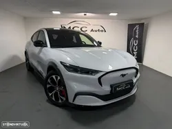 Ford Mustang Mach-E Alargada AWD