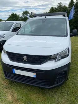 Peugeot Partner business