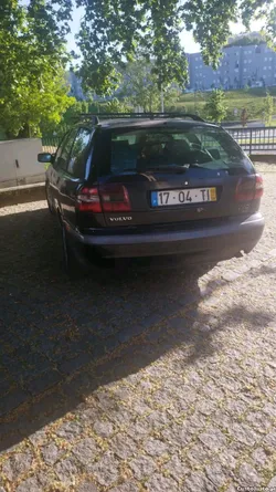 Volvo V40 1