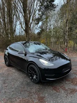 Tesla Model Y Performance 2023 - Aide à la conduite niveau 2 - Full Options