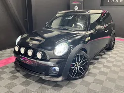 MINI CLUBMAN R55 211 ch John Cooper Works - FULL SUIVI - KIT AERO - SELLERIE CUIR - SIEGES CHAUFFANTS