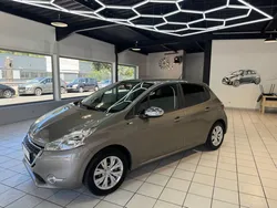 Peugeot 208 1.2 vti 82 cv * style