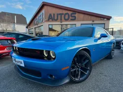 DODGE CHALLENGER V8 6.4 SCAT PACK 492ch BOITE AUTOMATIQUE BLEU SYSTEME AUDIO ALPINE *DISPONIBLE ET VISIBLE SUR NOTRE PARC* 54900 eur