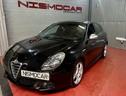 Alfa Romeo Giulietta Livro de revisões 133 mês como novo full extras