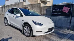 Tesla Model Y LONG RANGE DUAL MOTOR AWD
