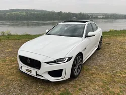 Jaguar XE 180CH /Carplay/Toit Ouvrant