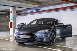 Tesla Model S 85