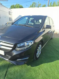 Mercedes-Benz B 180 CDI Cx. Automática e Sequencial