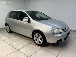 VOLKSWAGEN GOLF V 1.4 UNITED le top pour un jeune permis