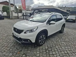 Peugeot 2008 1.2VTI GPS +câmara trazeira+estofos em pele