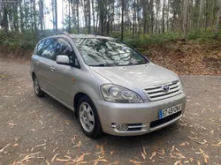 Toyota Avensis Verso (Clm20)-7L